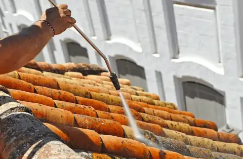Nettoyage de toitures - Moutiers